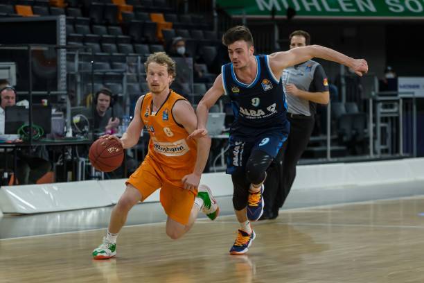 他球队中并 他球队中并