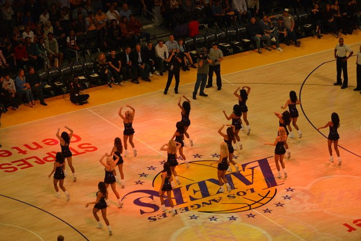 强硬的突破 强硬的突破