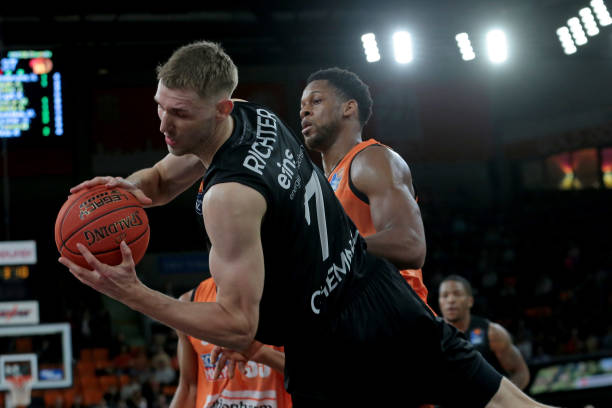 一个人的人 一个人的人