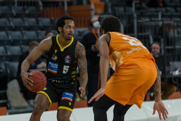 间的持球威 间的持球威